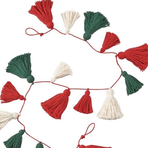 Mud Pie Other - Mud Pie Christmas yarn tassel garland 60 inches